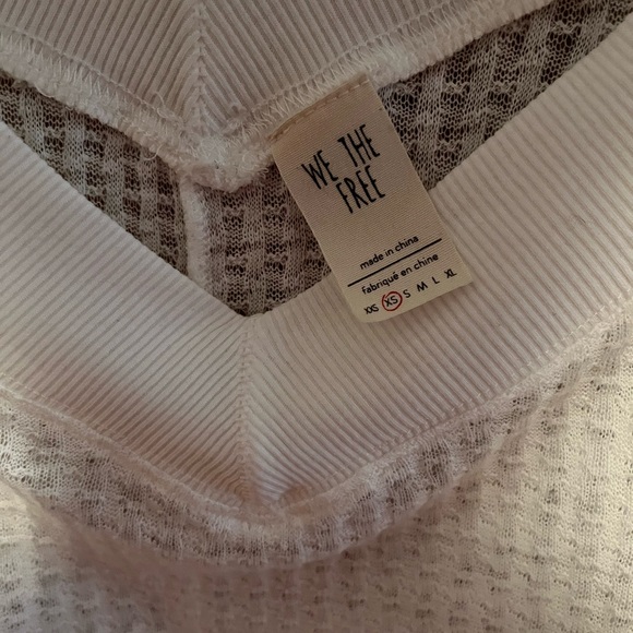 Brand: Free people Size: XS Style: Oversized white Henley sweater - Picture 3 of 4